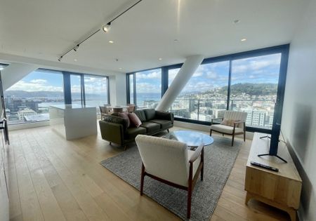 Stunning Two Bedroom Apartment - Photo 2
