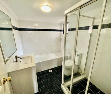 Conveniently Located Apartment! - Photo 5