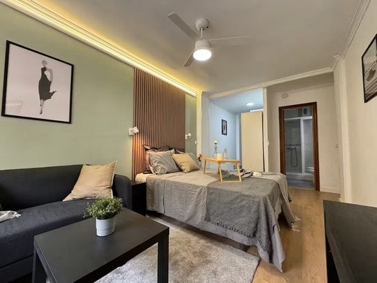 Plaza Villafranca de los Barros, Madrid, Community of Madrid 28034 - Photo 1