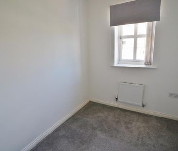 3 bedroom end of terrace house to rent - Photo 5