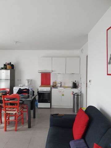 Location Appartement 3 pièces 59m² CALUIRE ET CUIRE 69300 - Photo 2