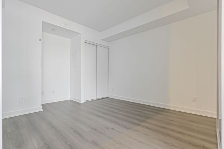 For Lease - 8 Wellesley Street Unit# 4007, Toronto, Ontario - Photo 3