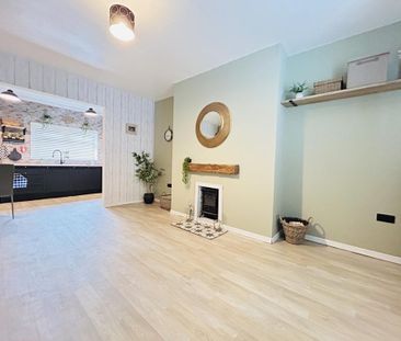 2 bedroom end of terrace house to rent - Photo 3