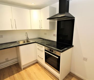 The Ridgedales, Coleridge Road, Oldham - Photo 2