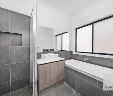 Modern Family Living with Space & Comfort - Photo 2