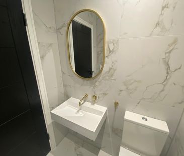 Rayleigh, SS6 - Photo 6