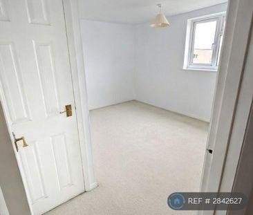 2 bedroom maisonette to rent - Photo 2