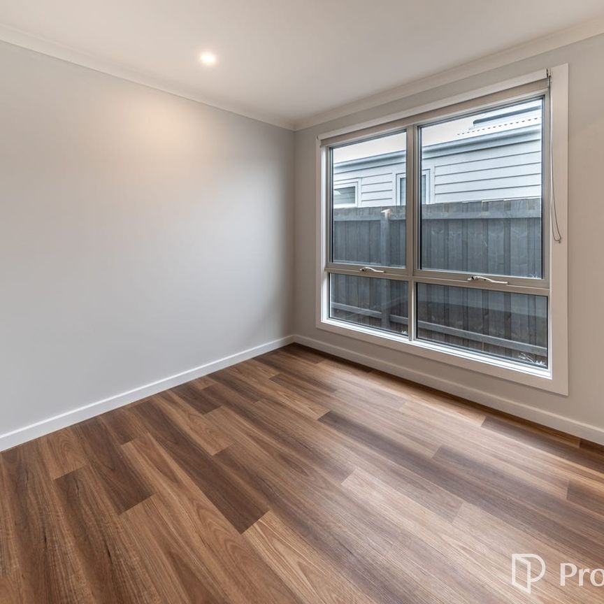 Brand New Stunning Home - Photo 1