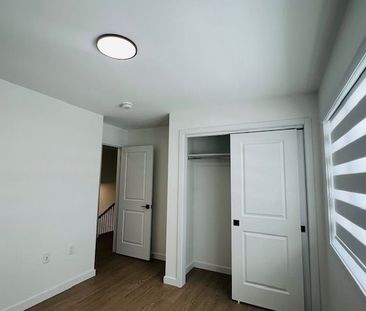 For Lease - 43 Summit Crescent, Belleville, Ontario - Photo 2