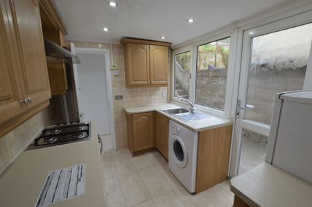 Hartington Street, Chatham, London - Photo 5