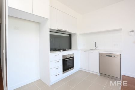 Light, bright and beautiful - Photo 4