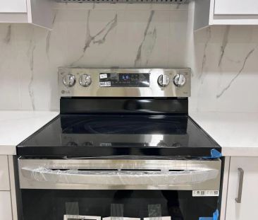 39 WATERTON CRESCENT - Photo 4