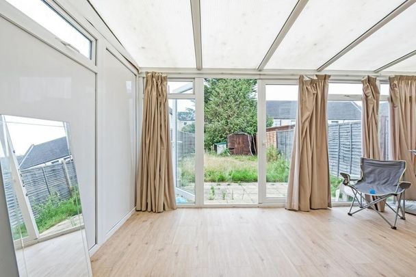 3 bedroom end of terrace house to rent - Photo 1