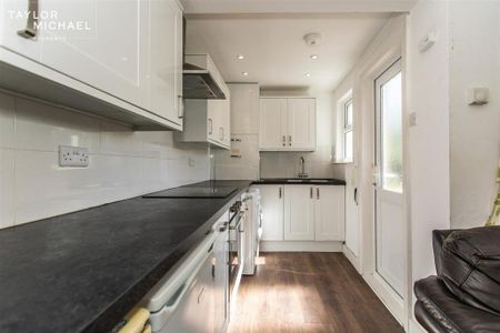 3 bedroom terraced house to rent - Photo 4
