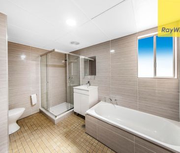 Beautifully updated two-bedroom home in a fantastic location - Photo 3