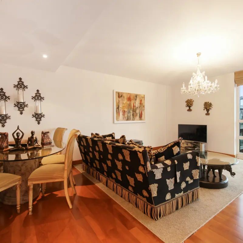 2 bedroom flat in 34 St. Johns Wood Road - Photo 1