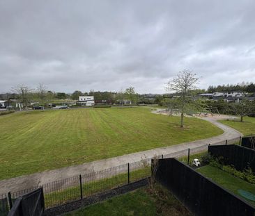 Modern 3-Bedroom Townhouse Backing onto Park - ... - Photo 4