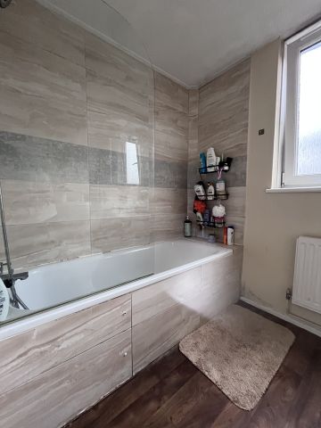 Room in a Shared Flat, Surrey Lane, SW11 - Photo 5