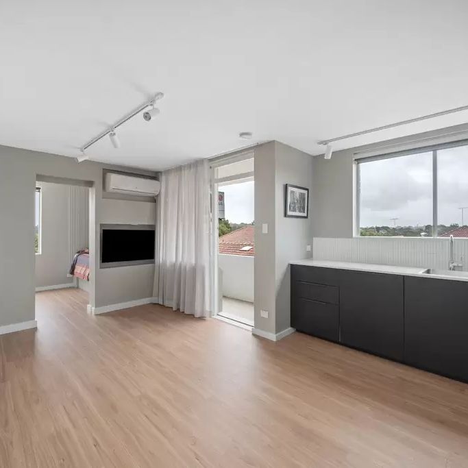 Designer one-bedroom apartment in the heart of Ashfield - Photo 1