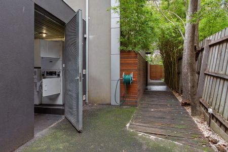 “POSITION & LIFESTYLE SETS THIS ONE APART | Besser+Co” - Photo 4