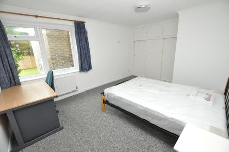 3 bedroom apartment to rent - Photo 3