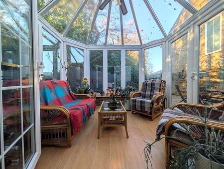 Larksfield, Englefield Green, Egham, TW20 - Photo 2