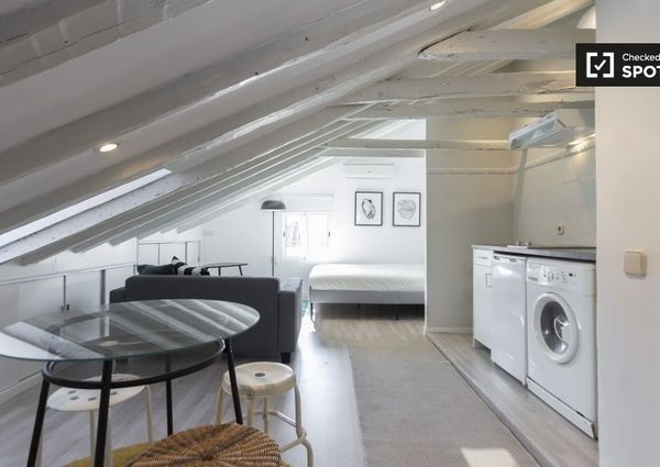 Calle del Infante, Madrid, Community of Madrid 28014