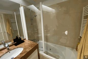 Apartamento T2 para arrendamento sem móveis com piscina nas Laranjeiras, Lisboa