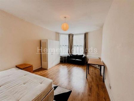 Arcadian Gardens, Wood Green, London, N22 - Photo 5