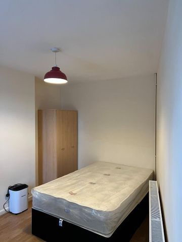 5 bedroom terraced house to rent - Photo 4