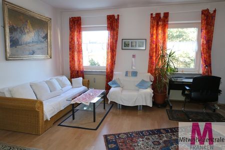 Hochwertig möblierte Wohnung mit großem Südbalkon - Photo 2