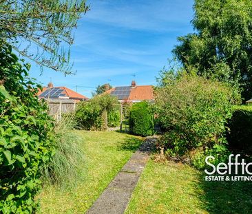 3 bedroom semi-detached bungalow to rent - Photo 3