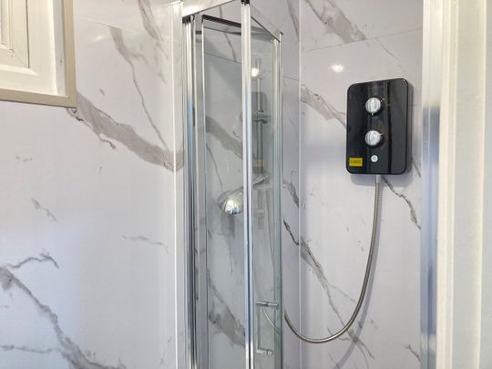 Studio Flat, Very Near West Cromwell Road Area, SW5 - Photo 1