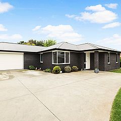 Waiuku - Modern Family Home - Photo 1