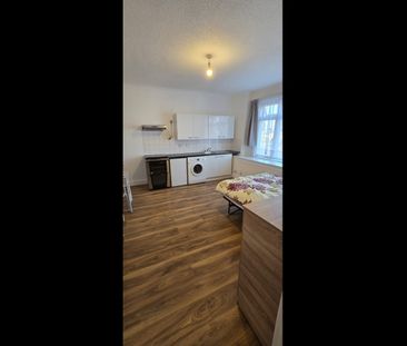 Studio Flat, Green Lanes, N13 - Photo 3