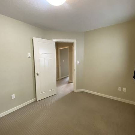 103 - 2157 Ridgemont Place - Photo 3