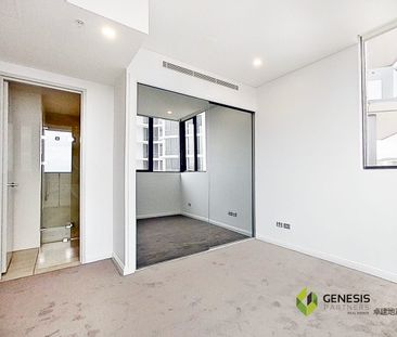 Luxury Two Bedroom Apartment Plus Study - Photo 4