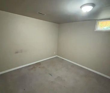 3 BEDROOM / 1 BATH HOUSE IN CASTLERIDGE-TONS OF SPACE FOR STORAGE A... - Photo 6