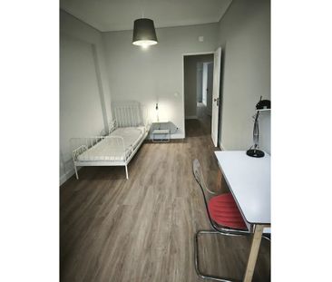 Rua Elias Garcia, Queluz, Lisbon 2700-488 - Photo 6