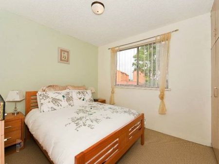 Affordable living in a central location! - Photo 5