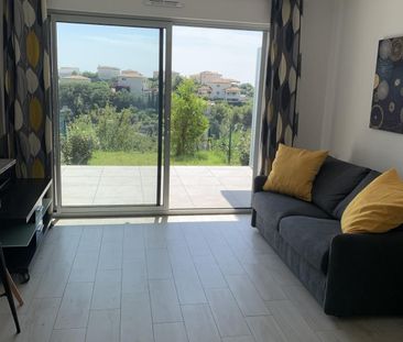 Location Appartement 1 pièce 26m² ST LAURENT DU VAR 06700 - Photo 3