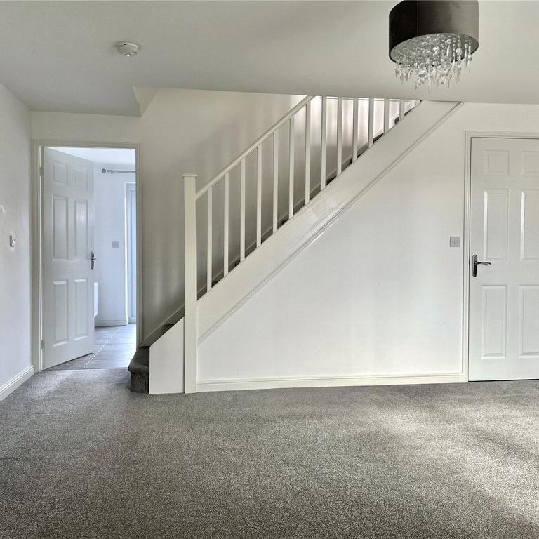 3 bedroom semi-detached house to rent - Photo 1