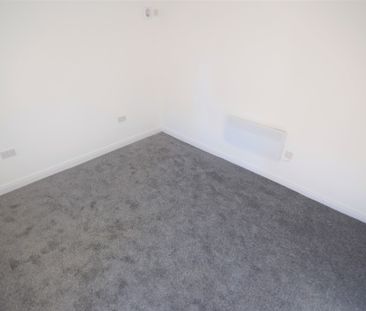 To Let 1 Bed Ground Floor Flat - Photo 3