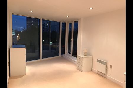 1 Bed Flat, Balearic Apartments, E16 - Photo 4