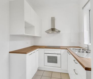 Ground Floor Quiet Complex - Seaside Location - Photo 3