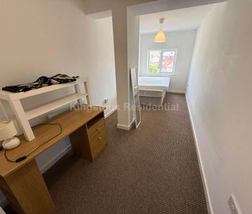 4 bedroom apartment to rent - Photo 4