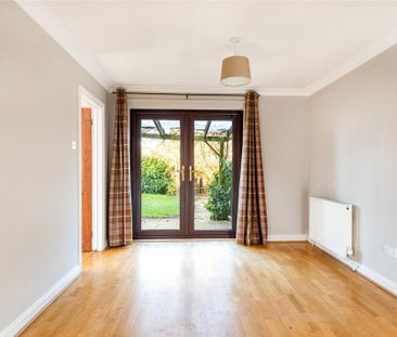 4 bedroom detached house to rent - Photo 2