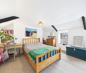 2 bedroom semi-detached house to rent - Photo 5