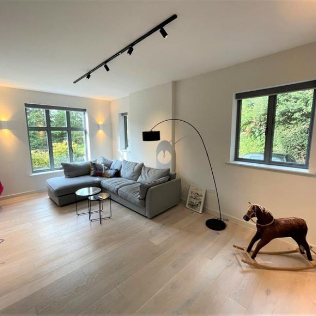 6 Bedroom Detached To Let - Photo 1