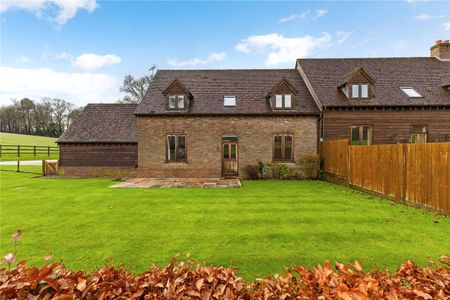 A stunning end of terrace cottage offering spacious family accommodation in a rural setting overlooking attractive countryside. - Photo 5